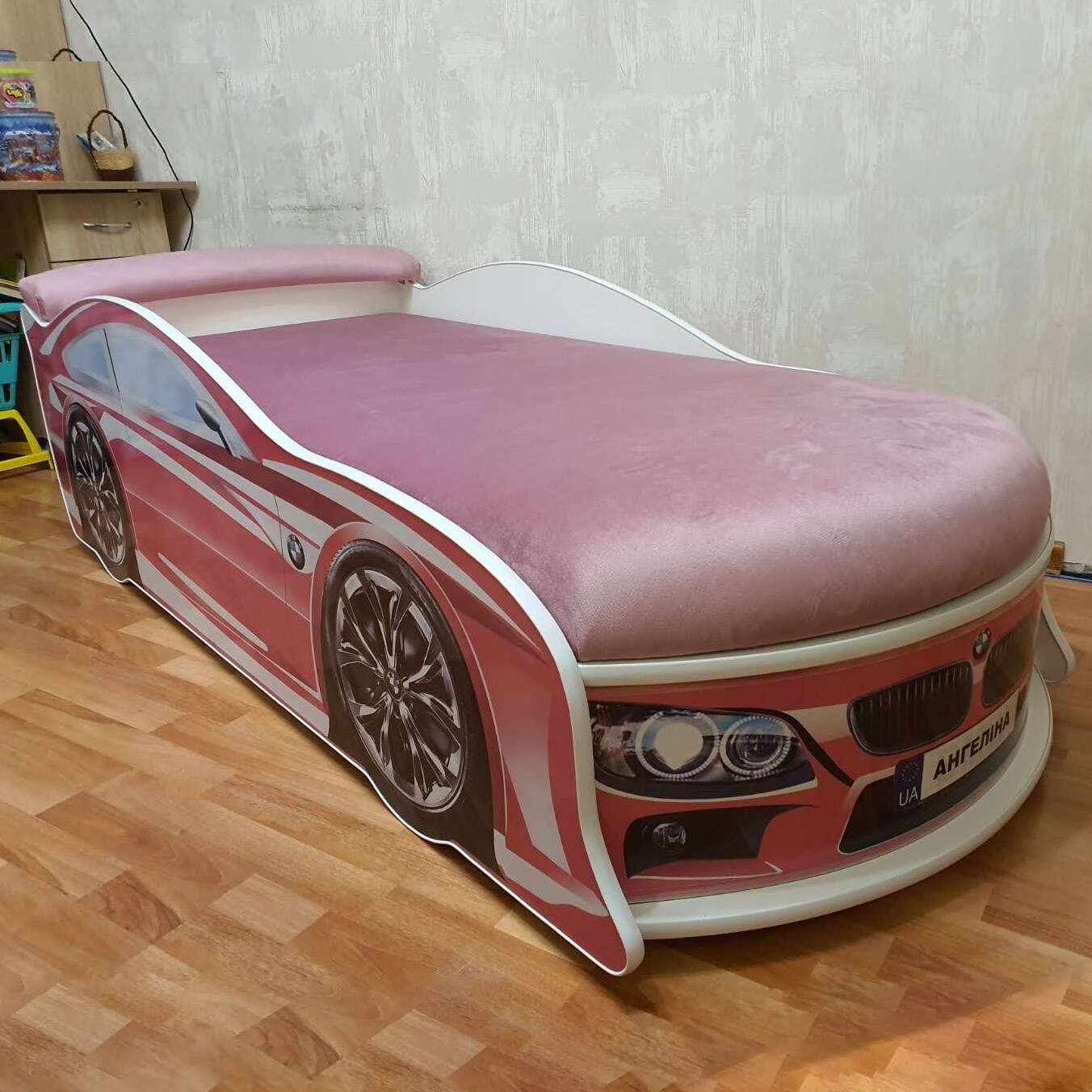 Відгук ліжка машини БМВ рожева для дівчинки