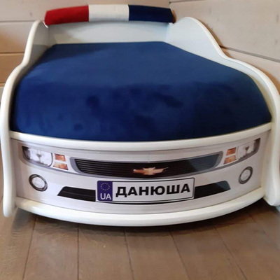 Номерний знак з іменем дитини до ліжка-машинки