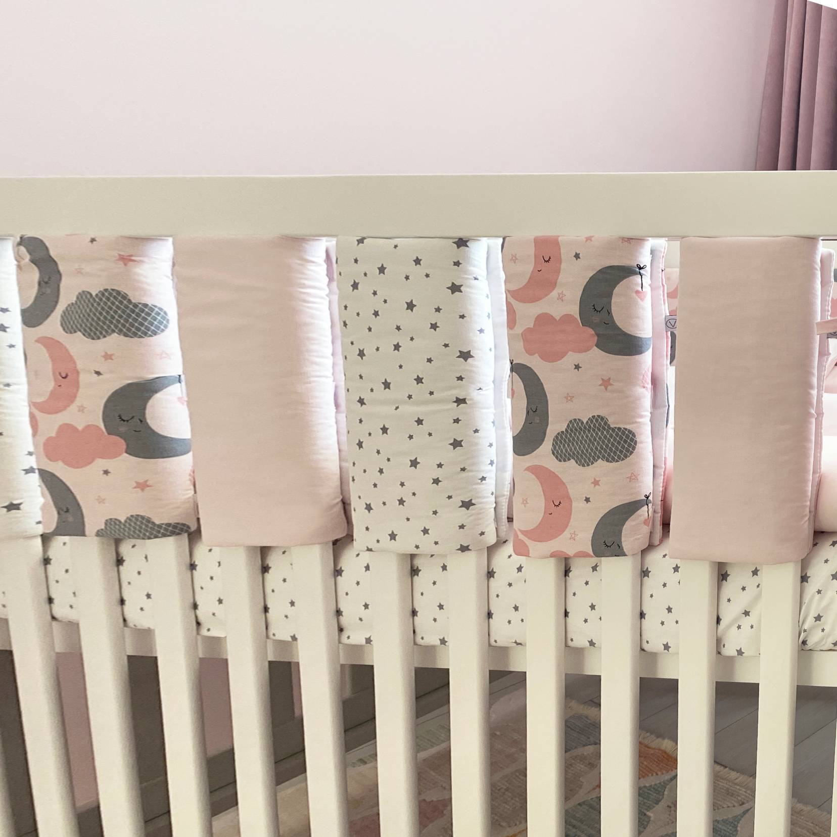 Фенс-бампер Sleepy moon pink з шести одиниць для ліжечка немовлят