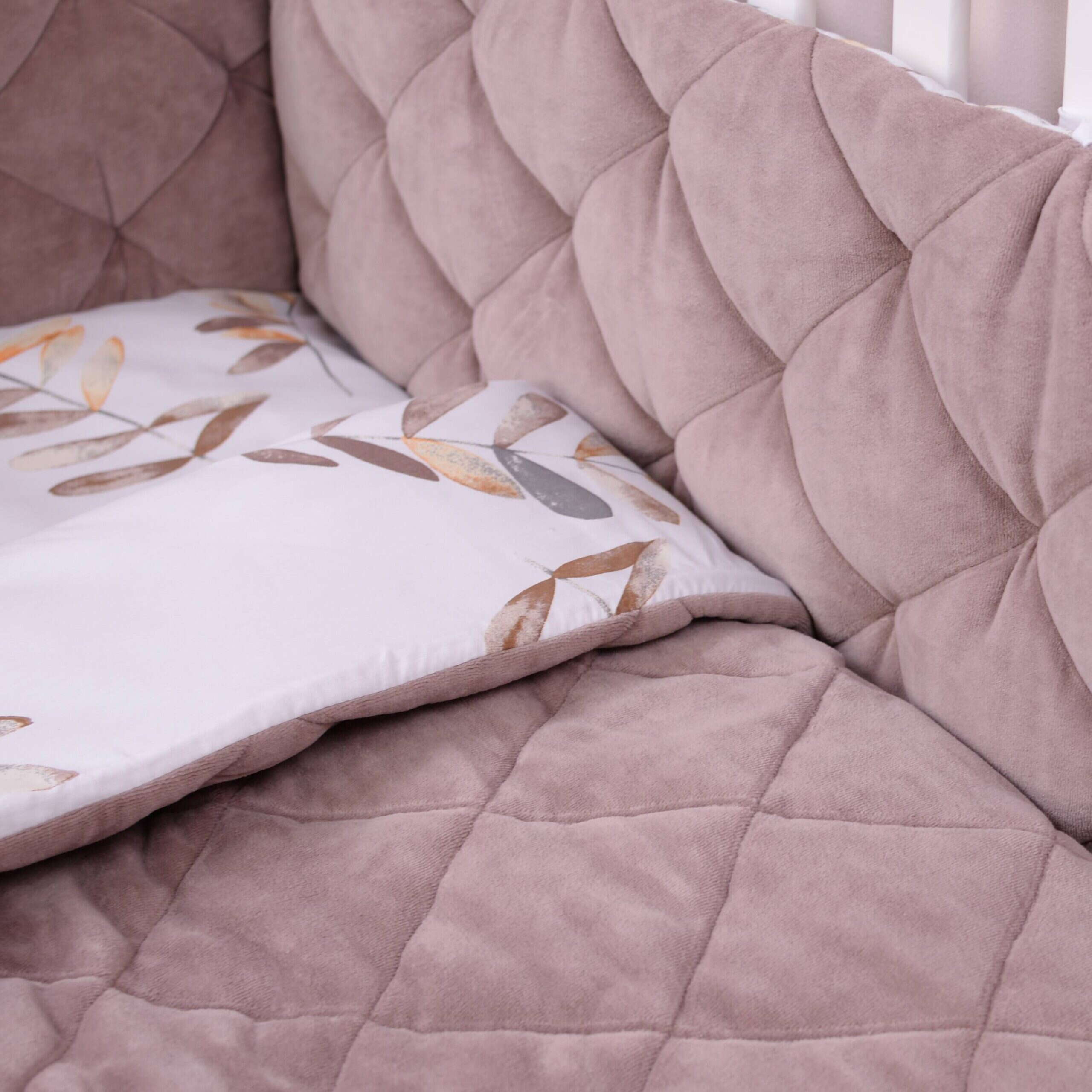 Постільний комплект Velour Mokko leaves з 6 одиниць: бортики, бампер-коса, плед-підковдра, подушка, наволочка, простирадло