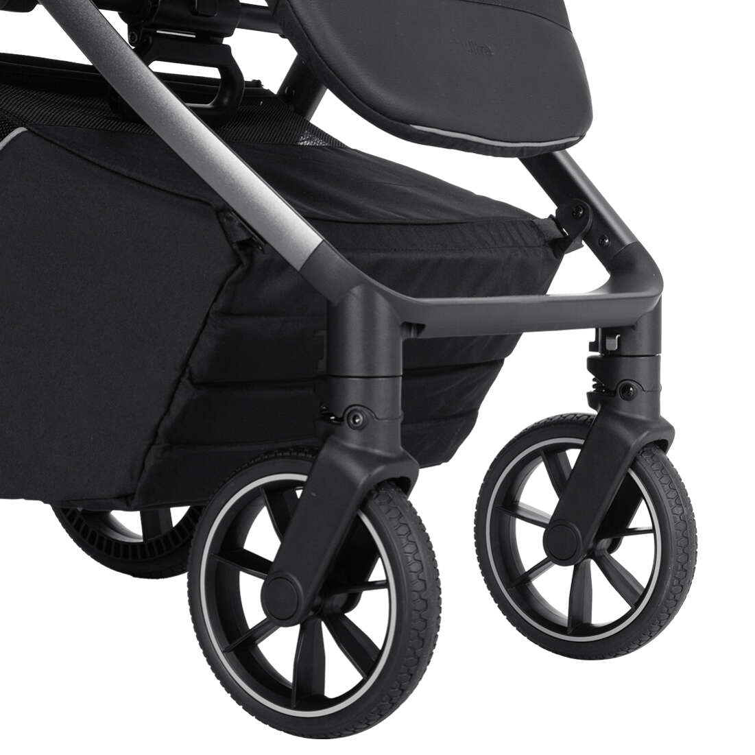 Передні колеса коляски Carrello Ultra крупним планом 