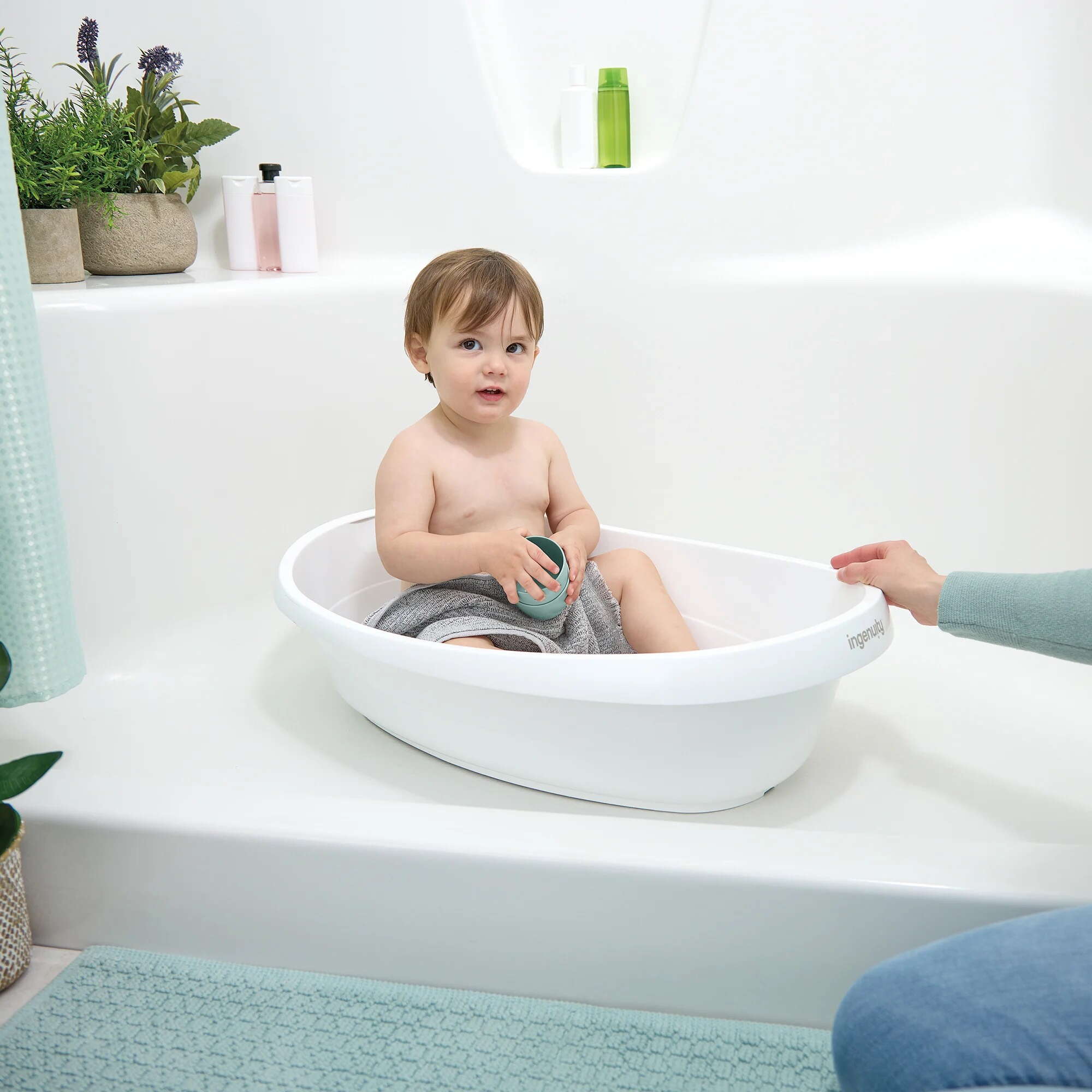 Ванночка 4 в 1 Room to Soak Ingenuity, біла чашки